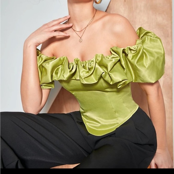 SHEIN X NAJILARAQUELDESIGNS Off Shoulder Asymmetrical Hem Top - Picture 3 of 9
